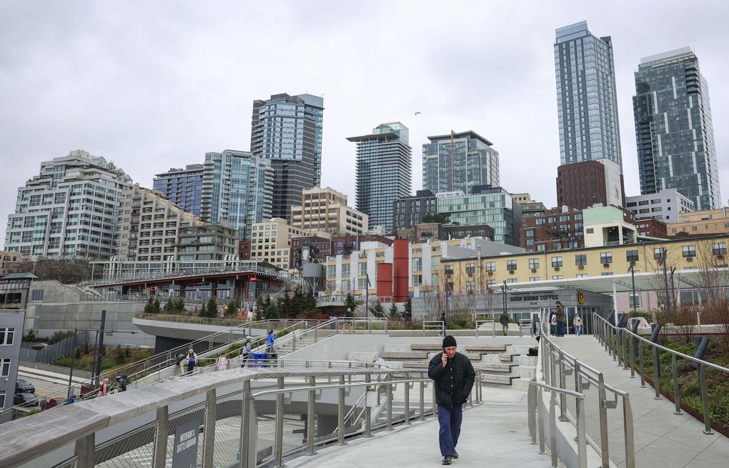 It's taking longer for unemployed people to find a job even as U.S. economy grows