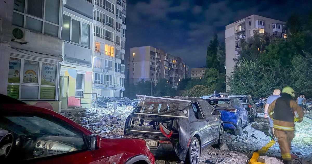 Russian strikes kill 2 Ukrainian civilians as Moscow and Kyiv threaten to raise the stakes