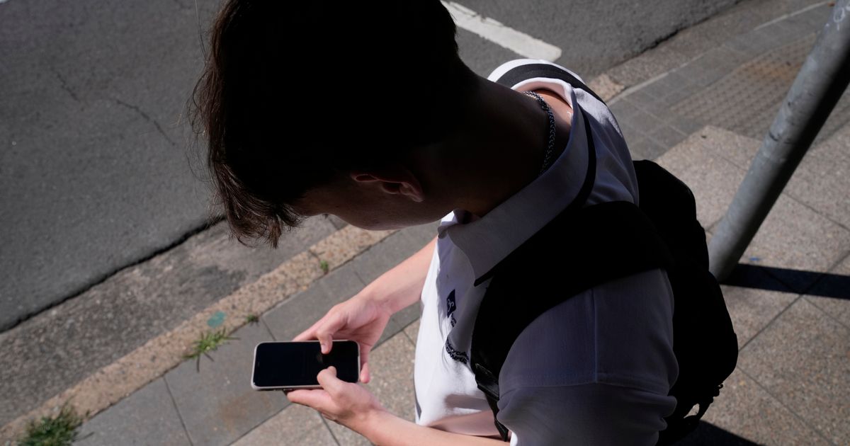 Australian social media users to be offered choice to opt out of algorithms