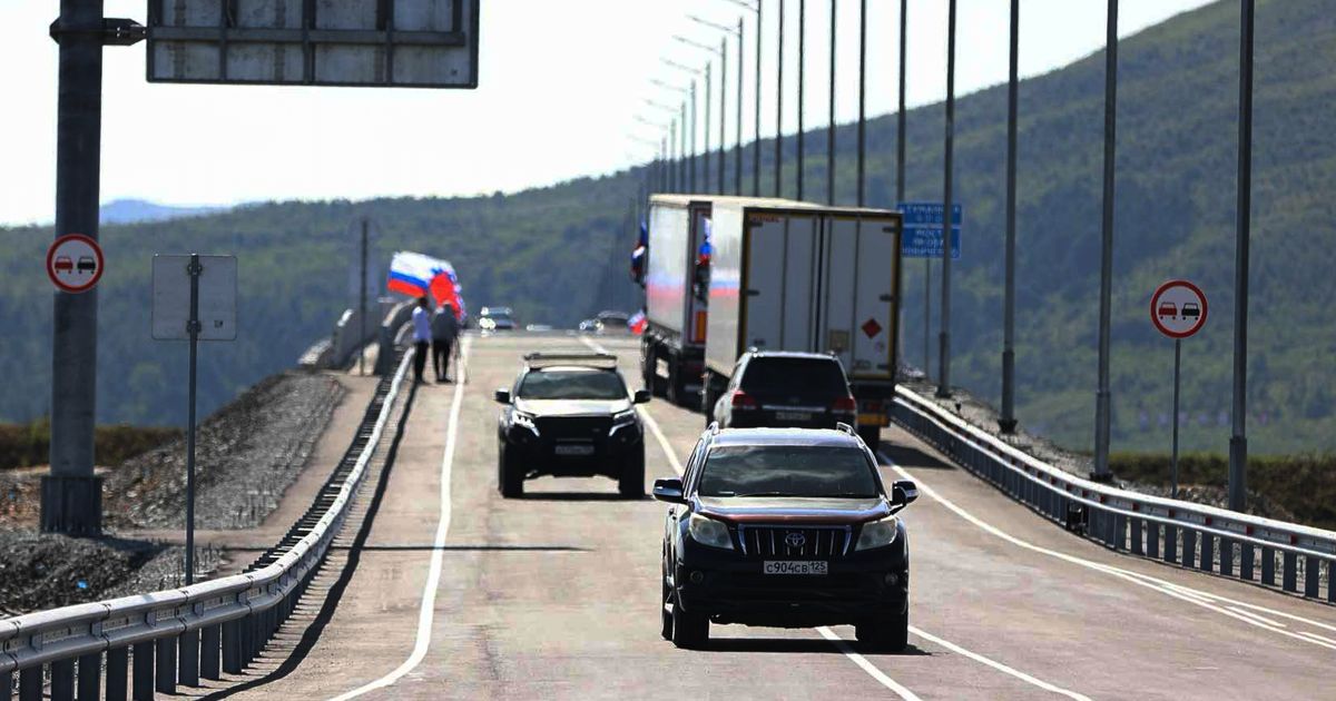 Russia and North Korea open the first road link across shared border