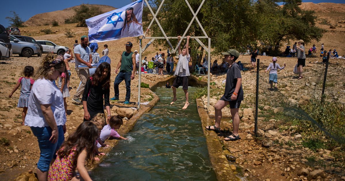 Far-right settlers divert West Bank spring water as Israel backs heritage site takeovers