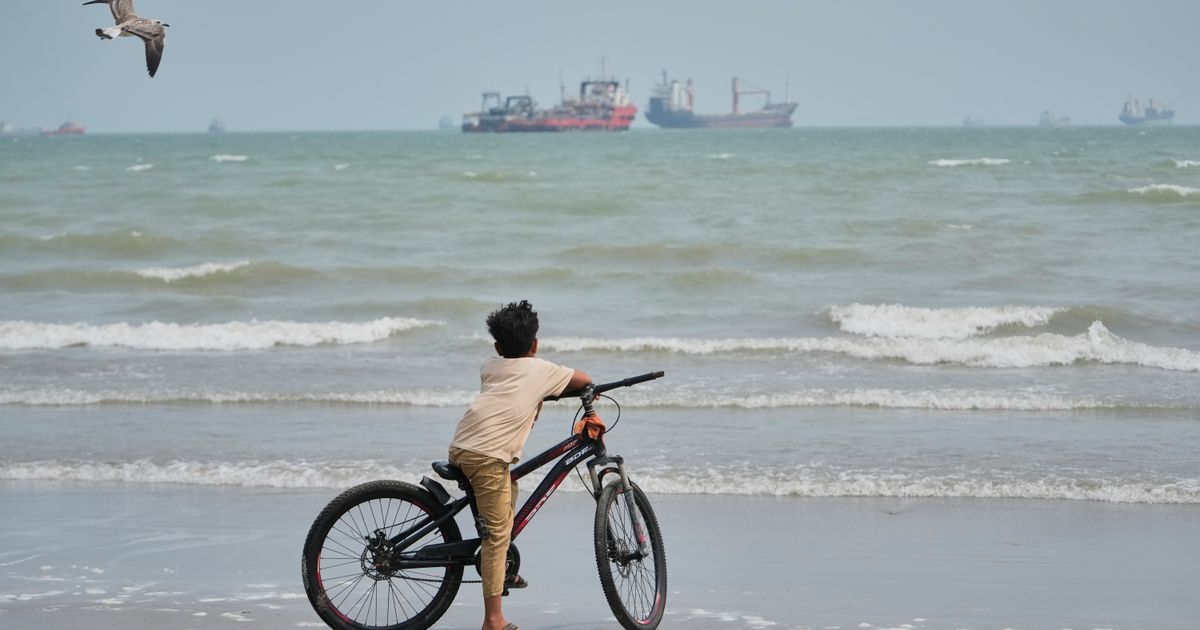 An Iranian port city feels the pain of Washington’s tightening economic measures
