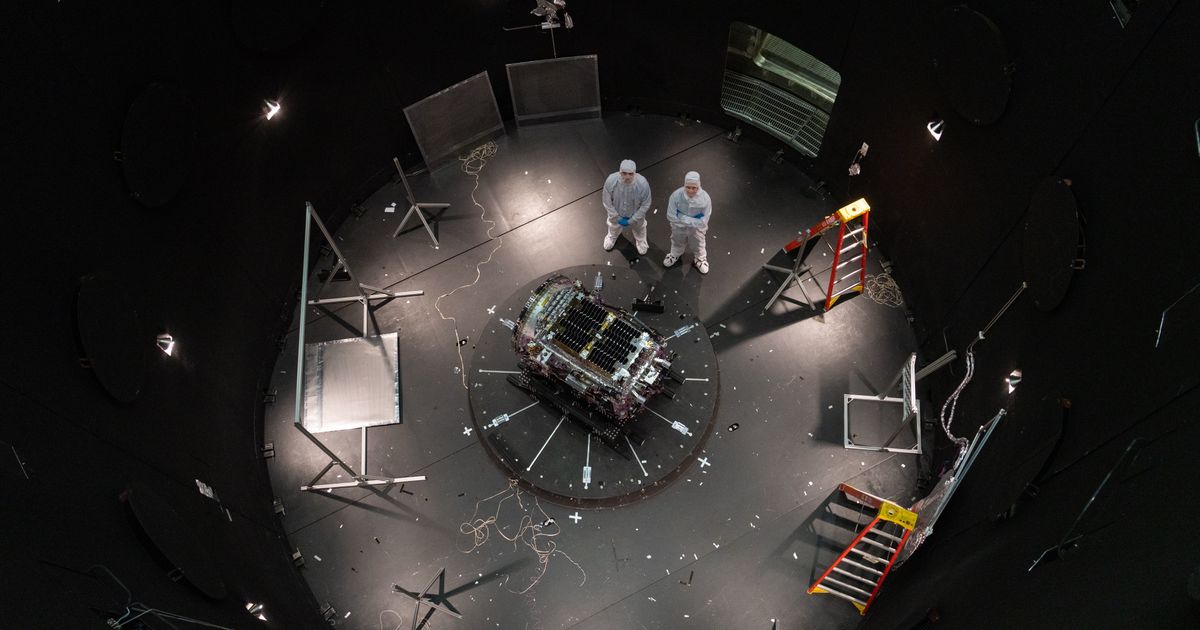 Rescue satellite gets close to NASA’s doomed telescope, even if it can’t save it