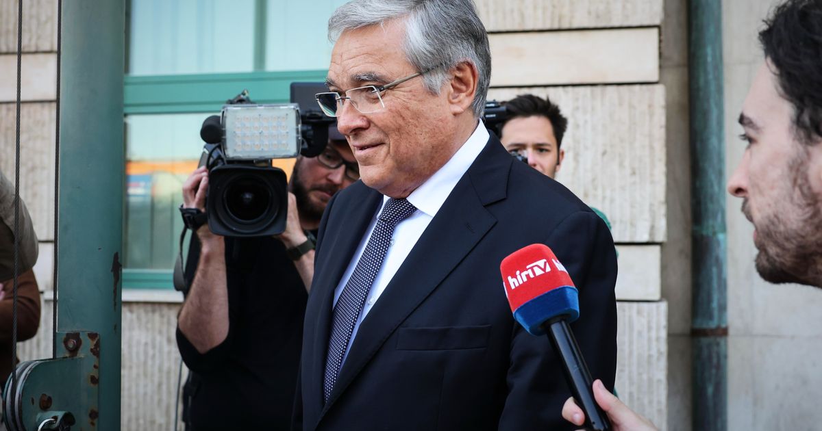 Hungary expels 10 Russian diplomats as it shifts away from previous pro-Moscow stance