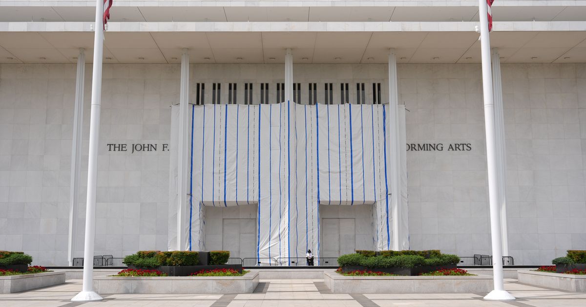 Kennedy Center renews call for Trump-backed shutdown after part of a ceiling collapses