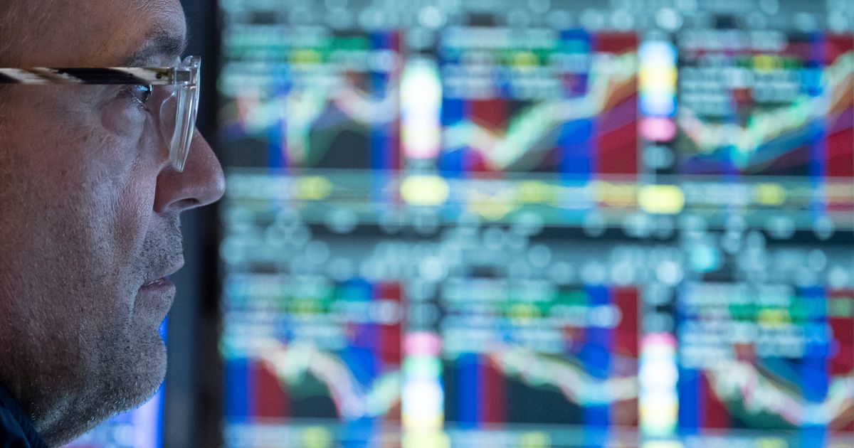 US futures mostly lower and oil prices climb due to ongoing clashes around Iran