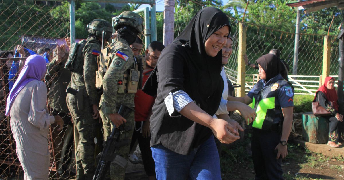 A Muslim region in the southern Philippines votes in its first elections