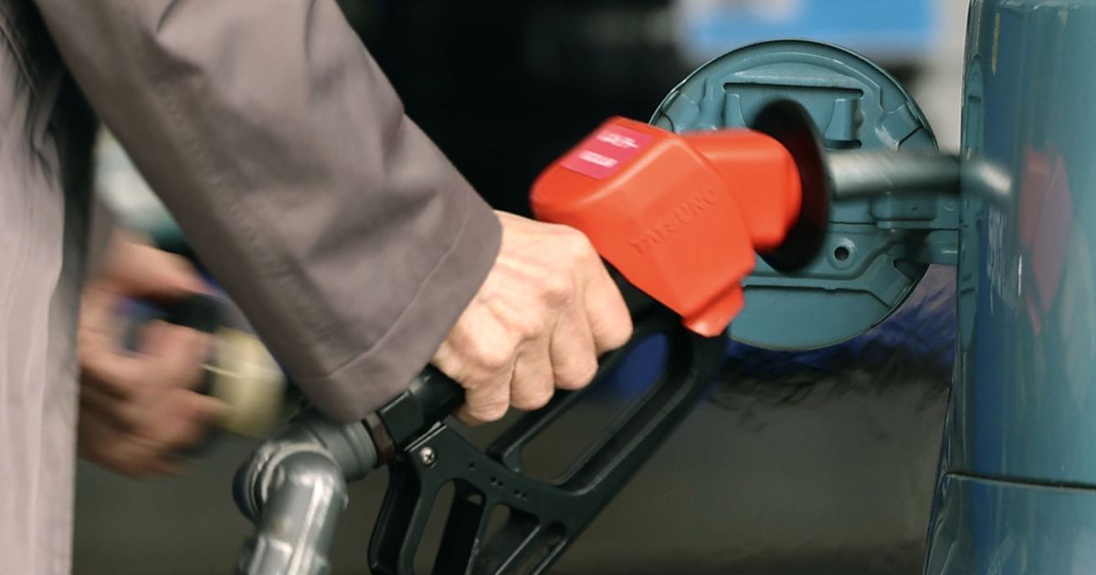 Japan records a trade deficit for 4th month as oil imports soar