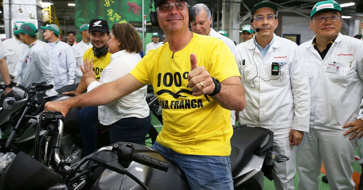 Brazil’s Flávio Bolsonaro under graft, money laundering, tax evasion probe over payments from banker