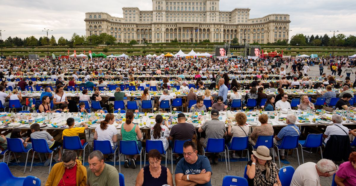 Romania sets Guinness record with miles-long table, raises funds for pediatric psychiatry hospital