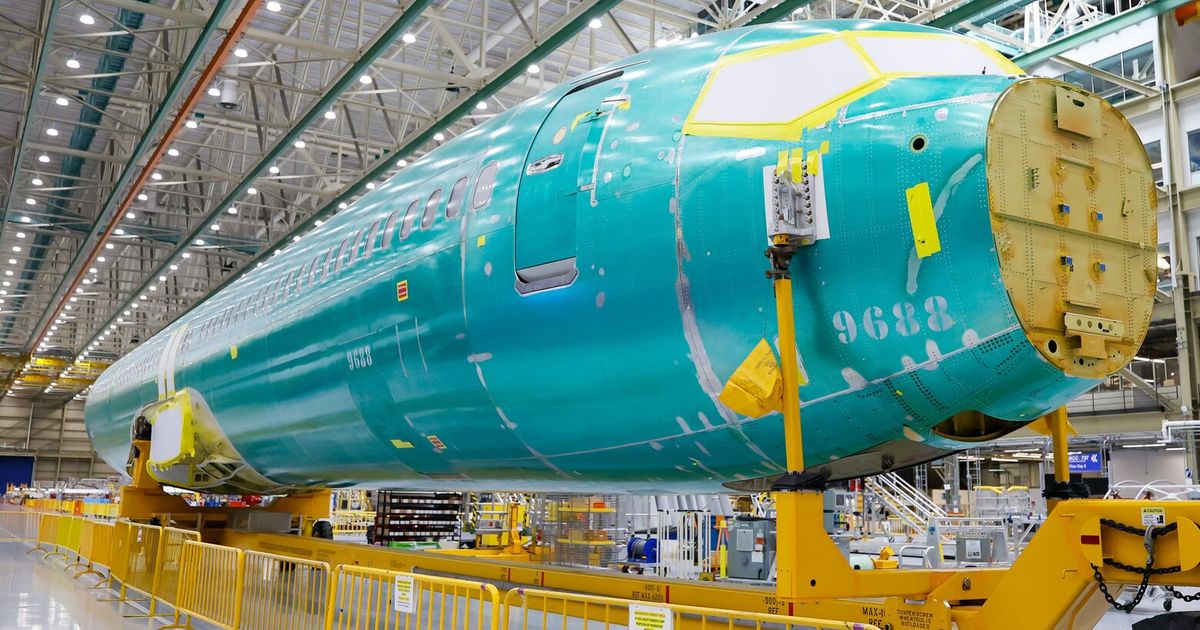 Boeing’s white-collar union approves contract offer, avoiding strike