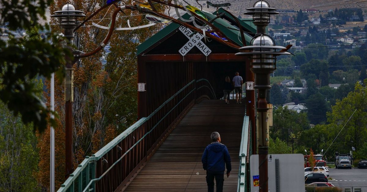 Blue surge could breach Cascades in this Washington race
