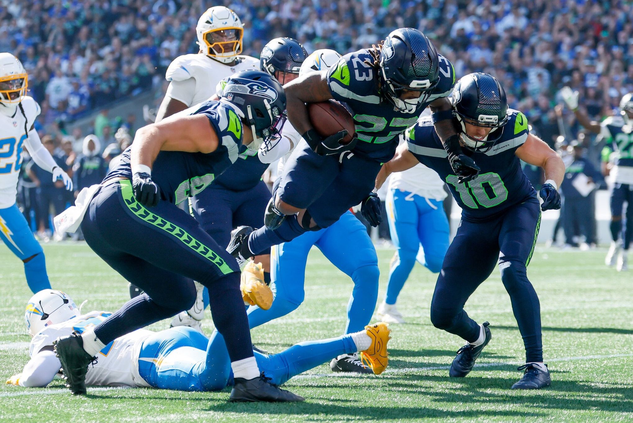 How Seahawks can succeed on ground despite injuries at running back | The Seattle Times