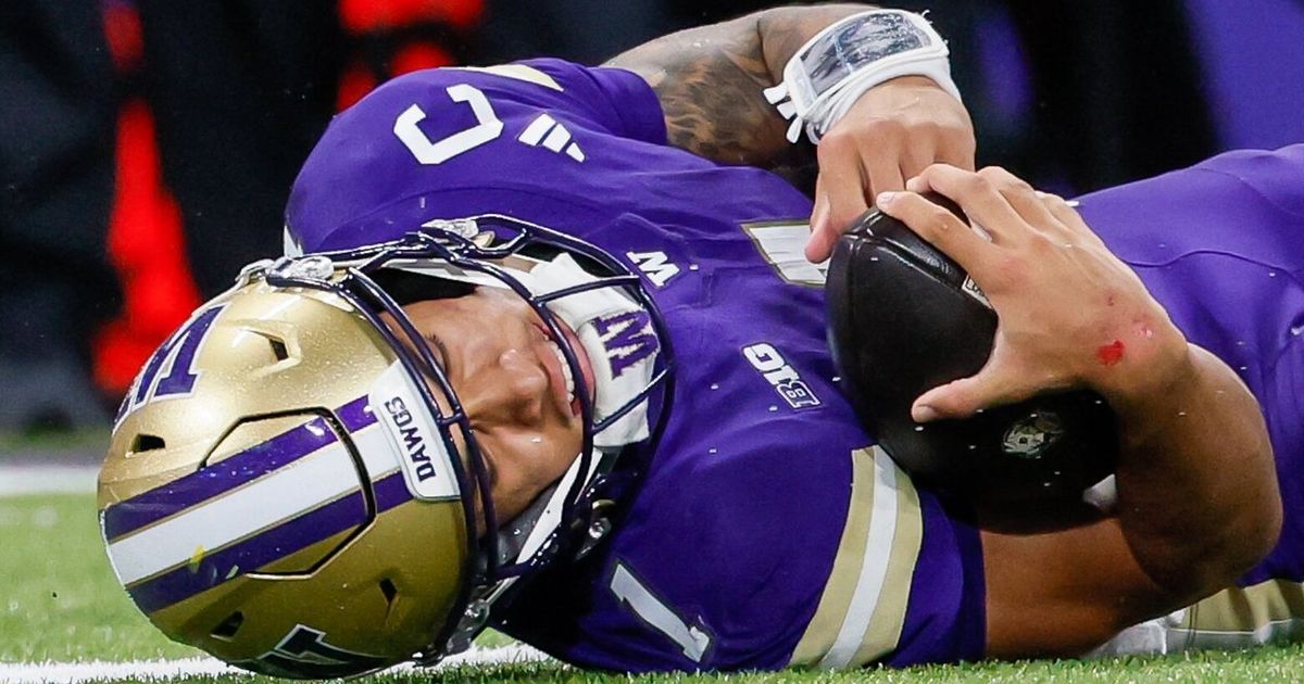 Huskies QB Demond Williams Jr. exits game vs. Iowa with injury