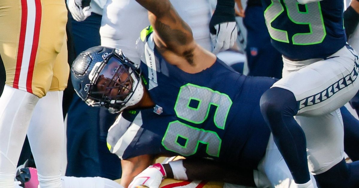 Seahawks fall 32-29 to 49ers amid four turnovers and offensive struggles