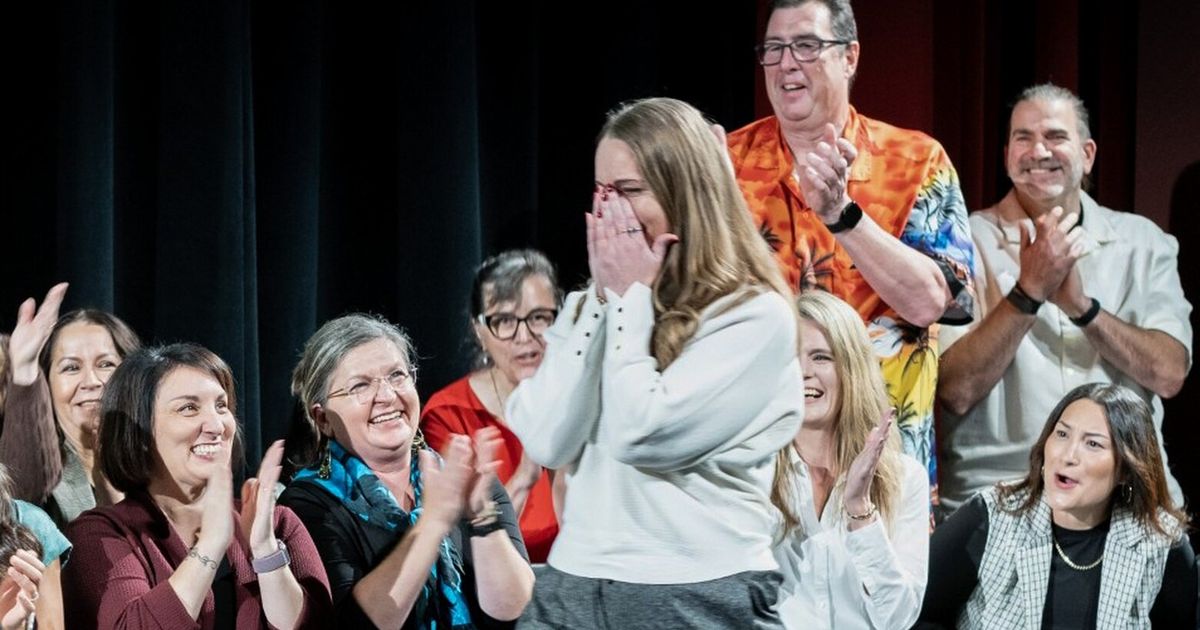 A ‘beacon’ of Tri-Cities schools named 2027 WA Teacher of the Year