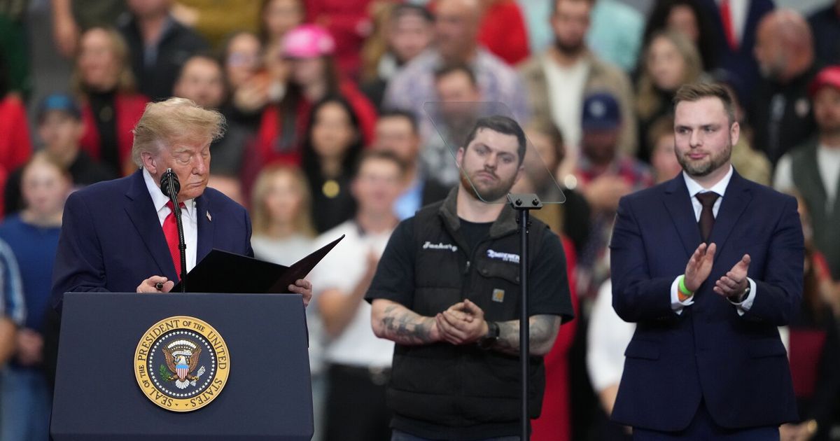 Trump adds another giveaway to his midterm pitch: Pardons