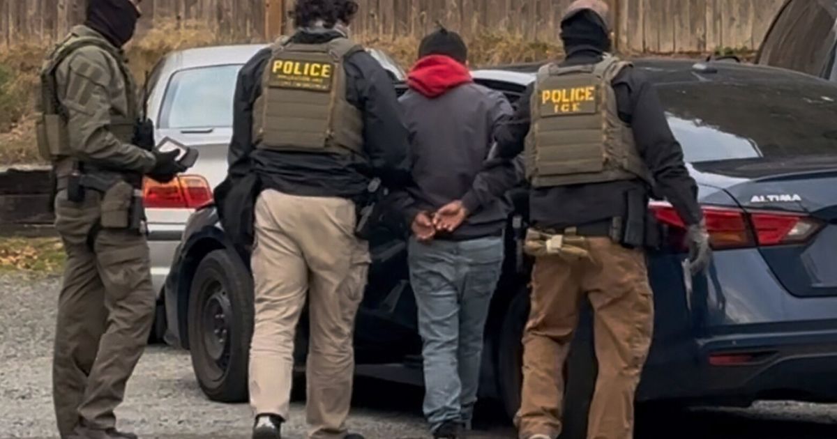 ICE arrests man near Seattle elementary school during morning drop-off