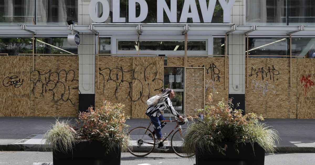 Vacant Old Navy lot in downtown Seattle could get a new tenant