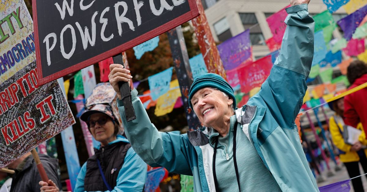 At latest No Kings rally in Seattle, thousands say, ‘Your vote matters’