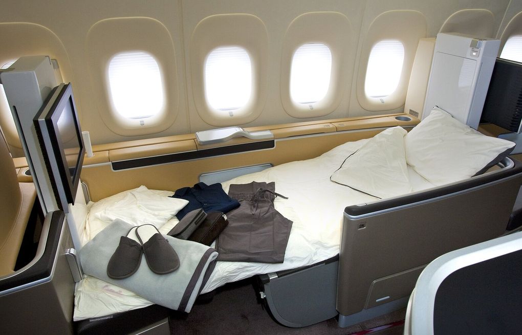 Rich flyers' splurges are saving airlines from a margin collapse
