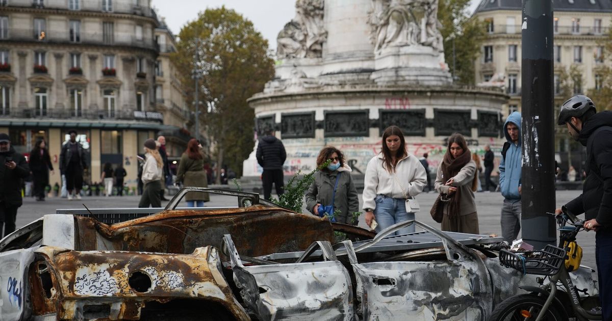 France imposes curfews