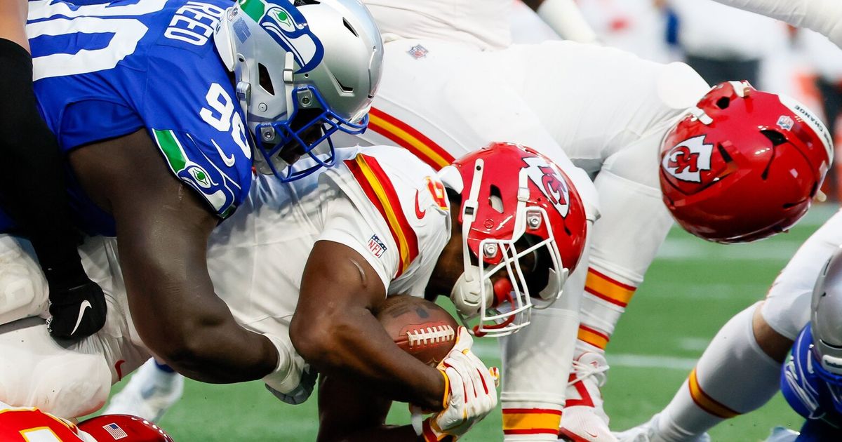 Photos: Seahawks shut down Chiefs on Sunday Night Football