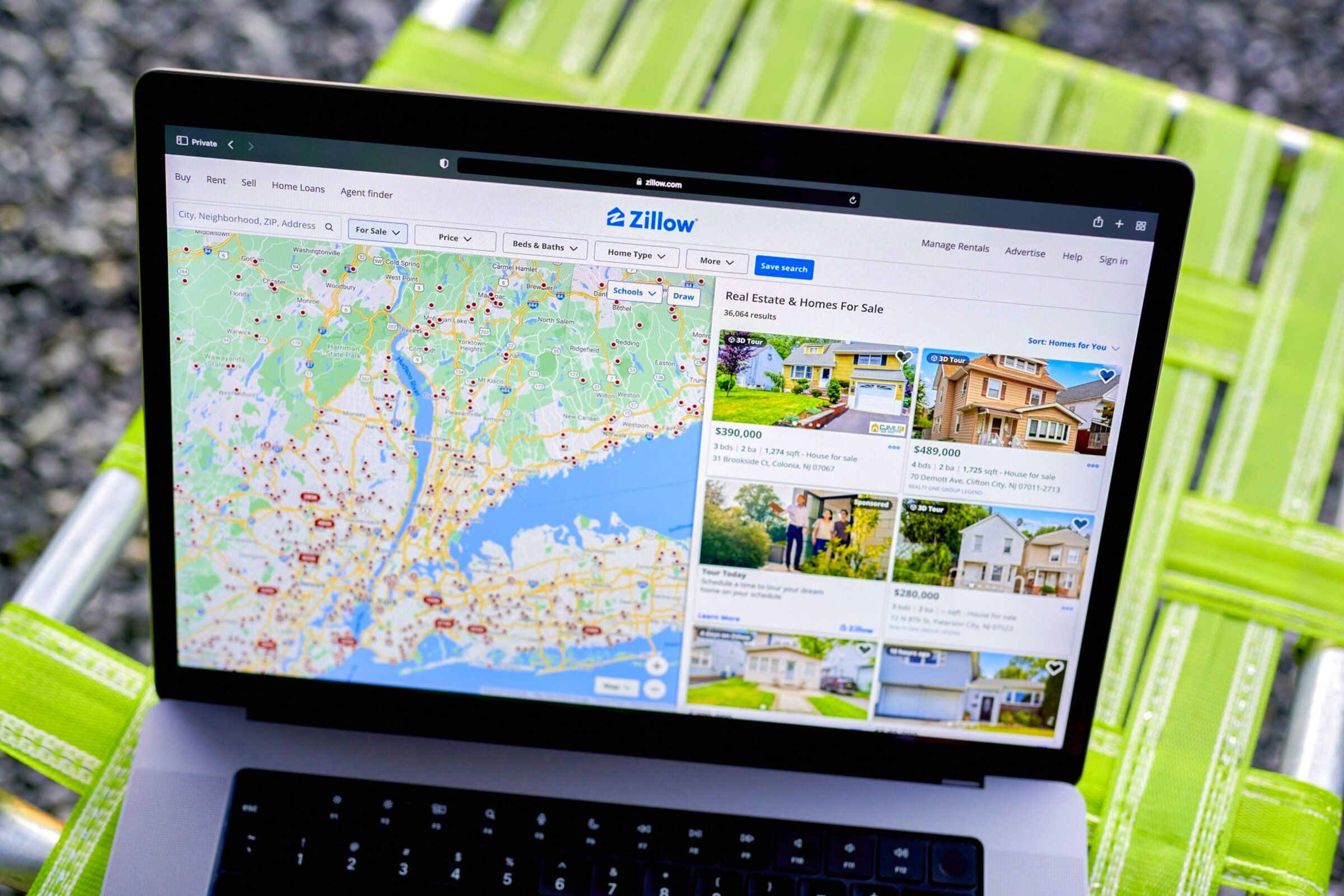 Zillow reached a $212.5 million settlement to resolve an investor lawsuit related to its failed house-flipping business. (Gabby Jones / Bloomberg)