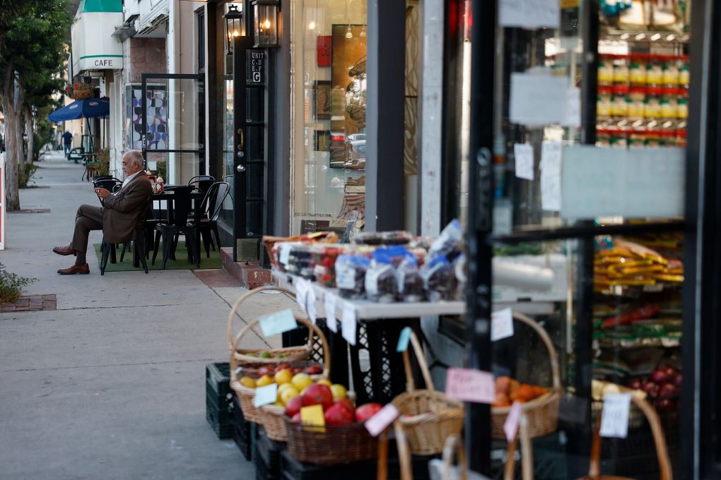 US small-business optimism falls on dimmer economic outlook