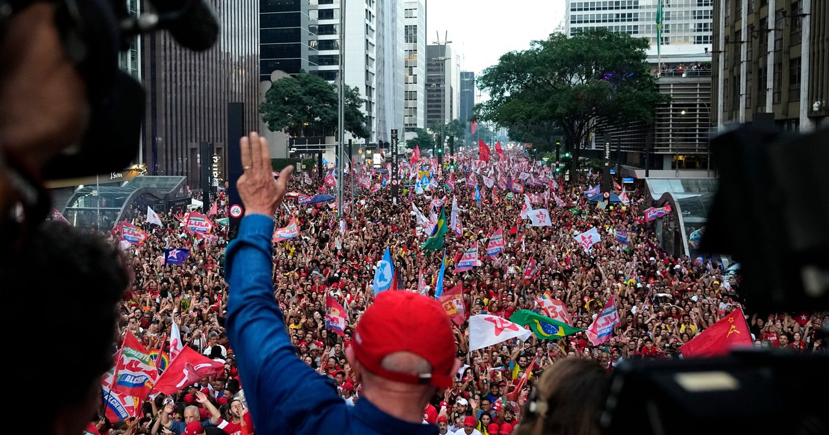 Brazil’s Lula, Bolsonaro close arguments to voters ahead of nail-biting election runoff