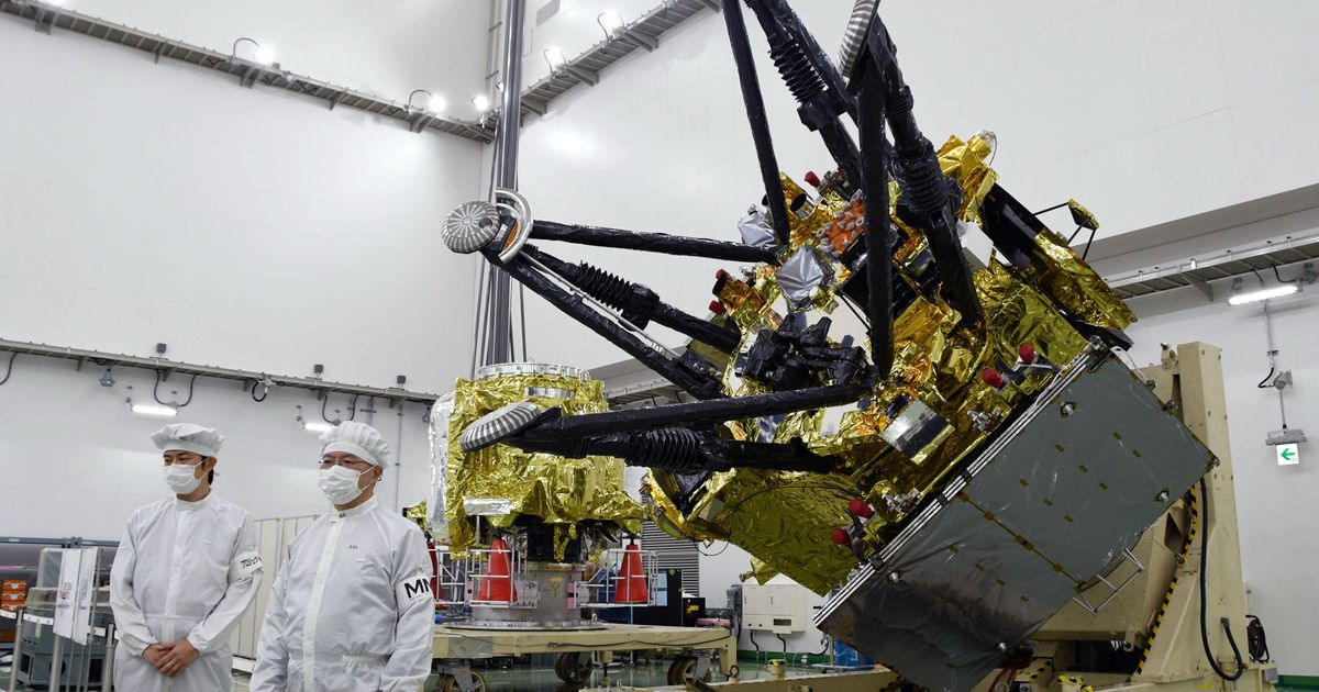 Japan to launch spacecraft on a mission to get samples from a Martian moon