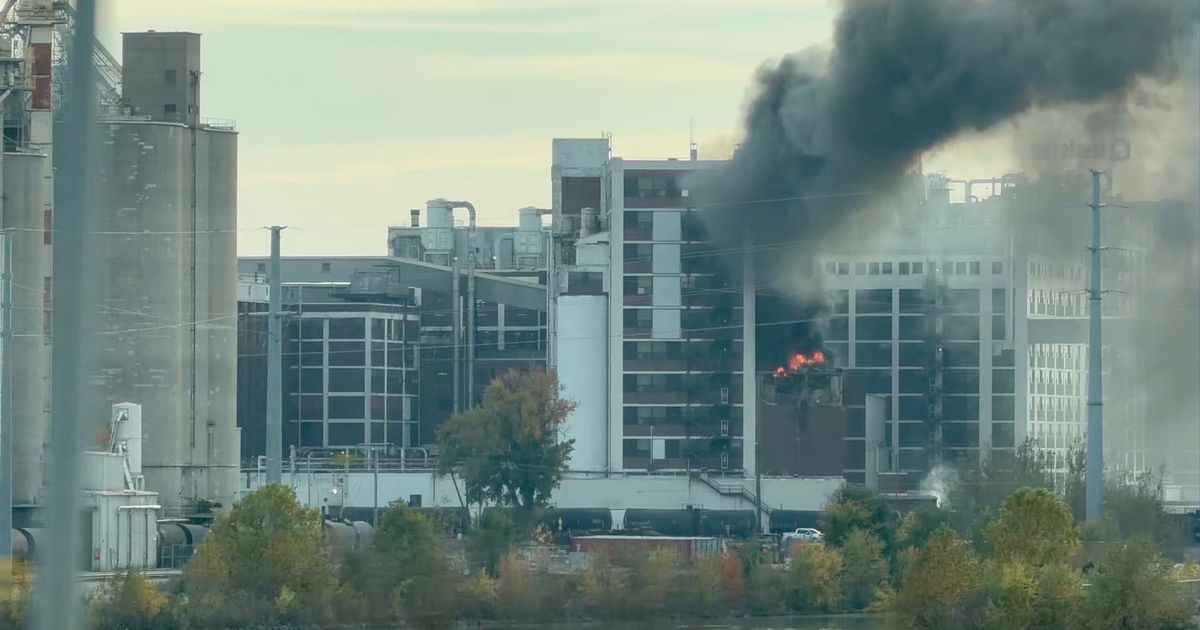 Explosion and fire erupt at Quaker Oats plant in Cedar Rapids, Iowa; no injuries