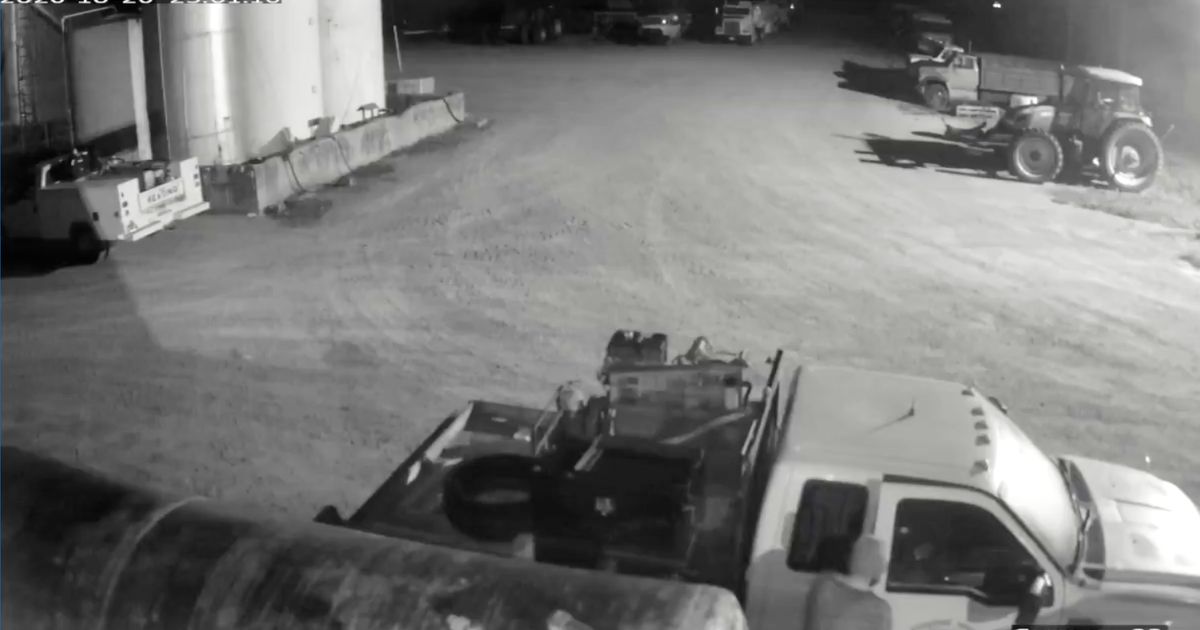 Truck stolen by escaped Tennessee inmate is found abandoned in Illinois, authorities say