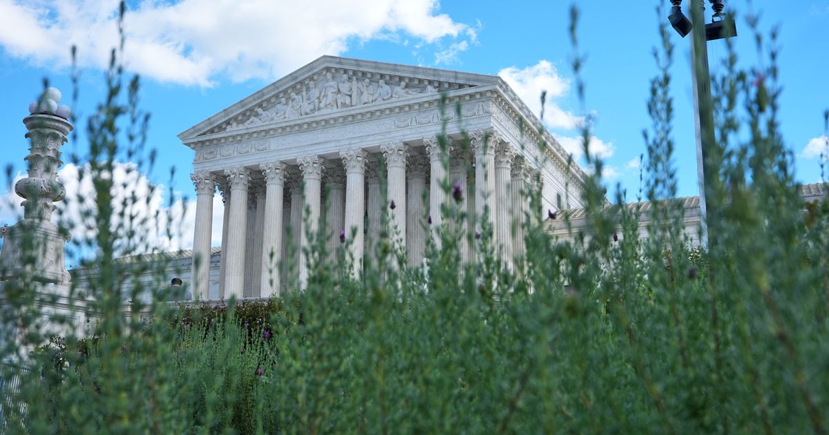 Supreme Court allows New Hampshire to fully ban student IDs for voting in midterms
