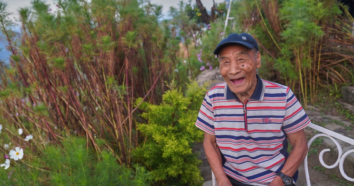 Photos of a memorial garden a man keeps for his beloved wife in an Indian village