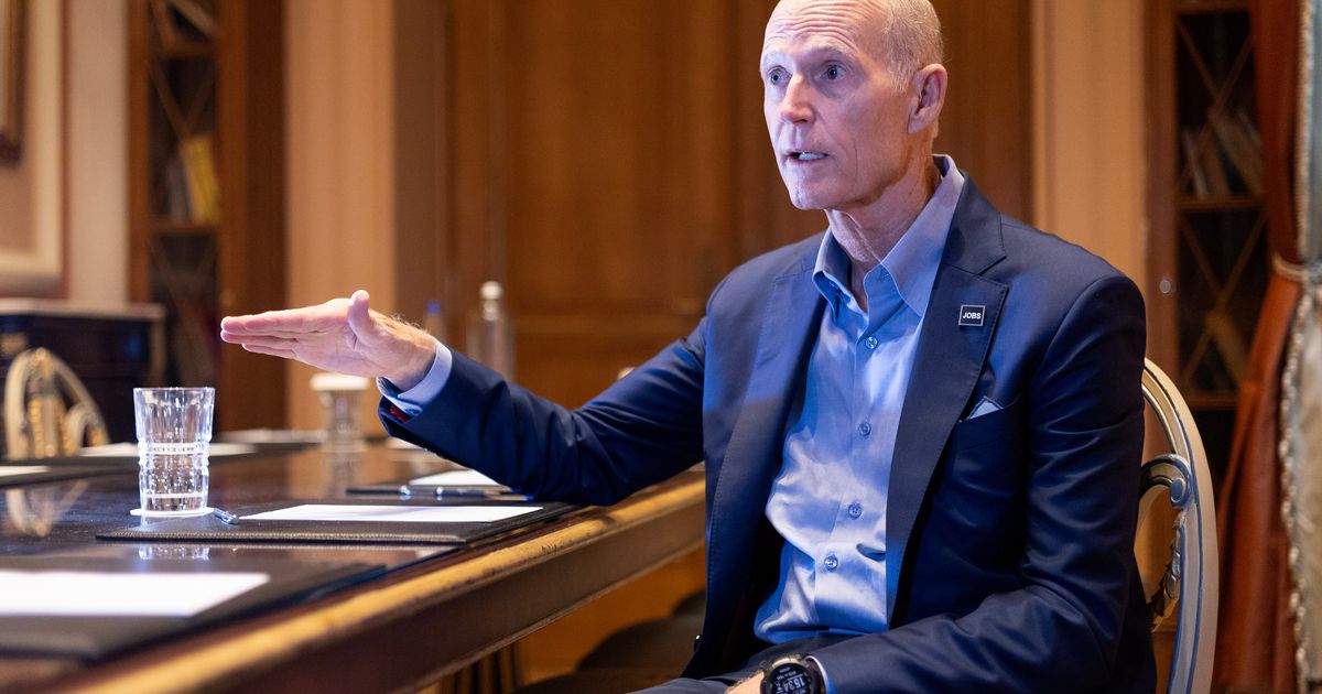 Bandarískur þingmaður Rick Scott gagnrýnir Tyrkland fyrir árásargirni gagnvart Grikklandi og Kýpur