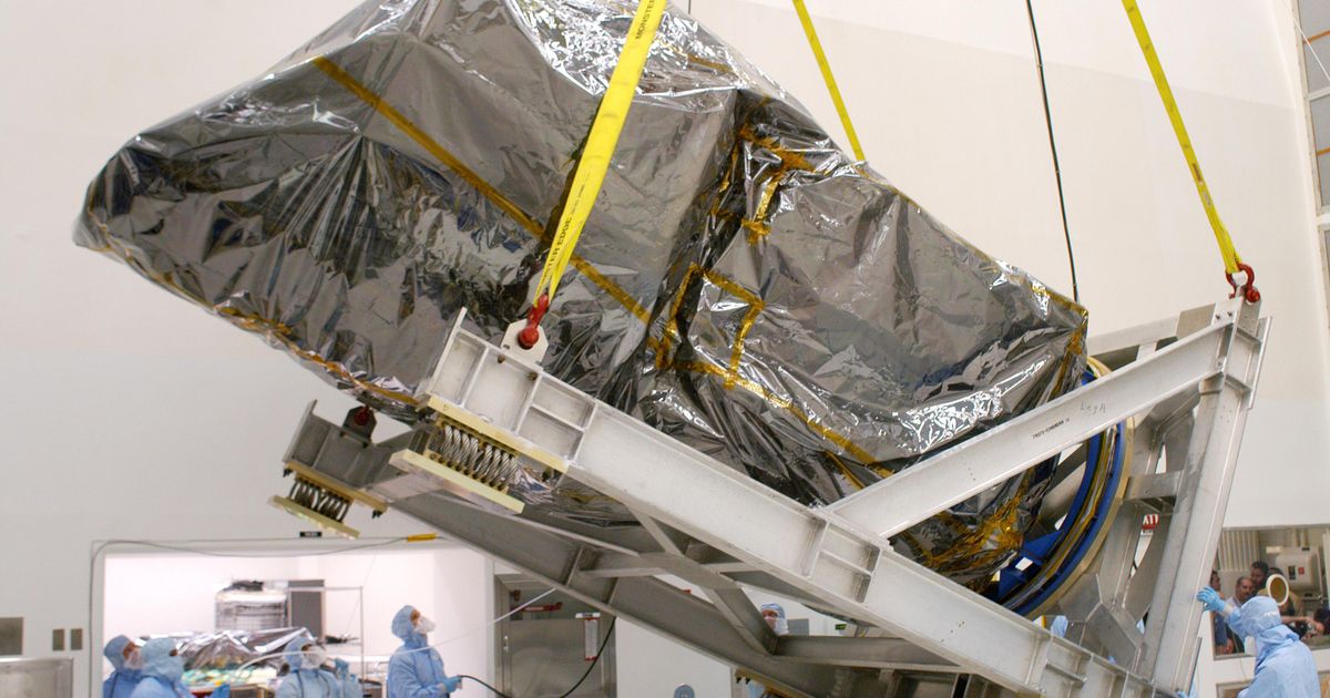 NASA telescope is on the verge of plunging back to Earth after failed rescue mission